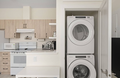 Langford House | Cozy suite in lovely neighborhood