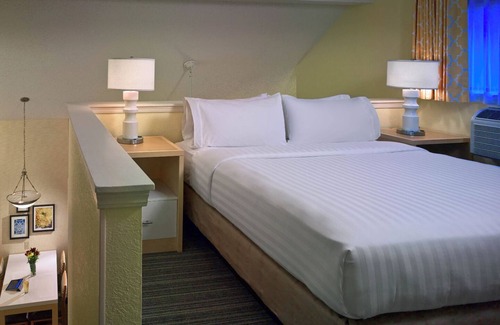 Tucson Hotel | Cozy Suite Retreat! 2 Modern Pet Friendly Units, Near Park Place Mall!