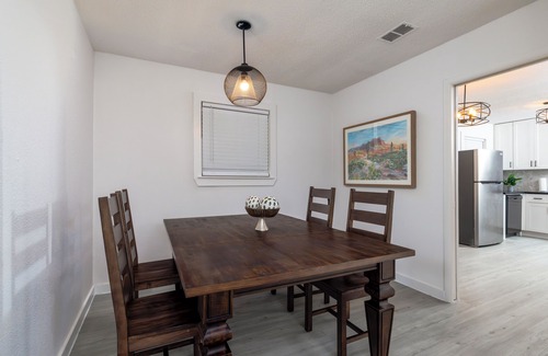 Euless House | Cozy Summer Duplex with Yard, Parking & Fast Wi-Fi