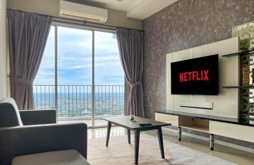 Larut Apartment | Cozy Sunset View High Floor Condo with Free WiFi Netflix