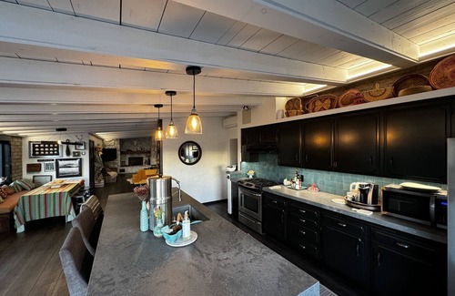 Baywood-Los Osos House | Cozy Surf Ranchita with Unique Character, Hot Tub & Sauna