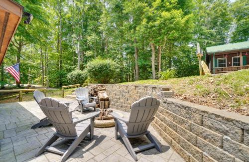 Byrdstown House | Cozy Tennessee Lake House with Grill and Fire Pit!