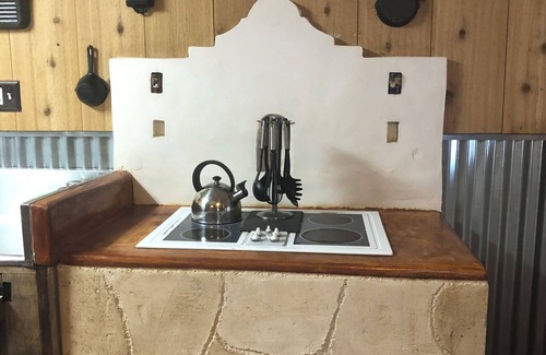 Southside House | Cozy Texas-themed bungalow casita. Pet friendly.