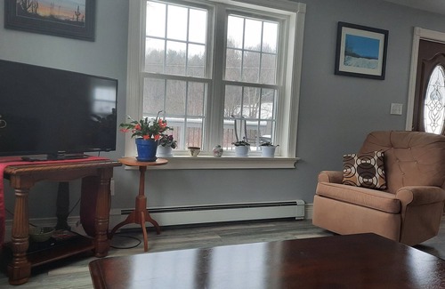 Sudbury House | Cozy Three Bedroom Country Home