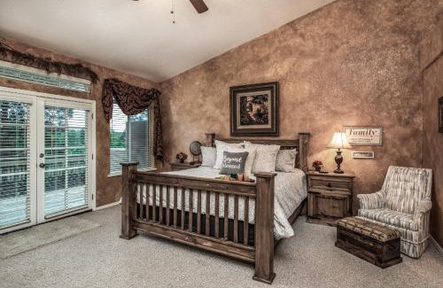 Derry Apartment | Cozy Timbers