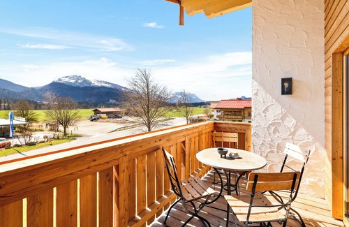 Reit im Winkl Apartment | Cozy top floor studio with pool & sauna