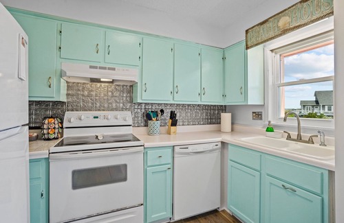 Sneads Ferry House | Cozy Townhouse w/Beach Access & Intracoastal View