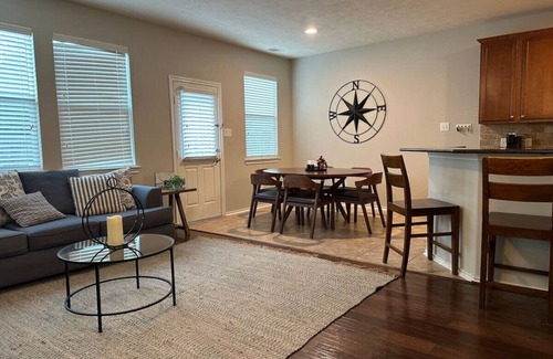 Sterling Ridge House | Cozy townhome in The Woodlands