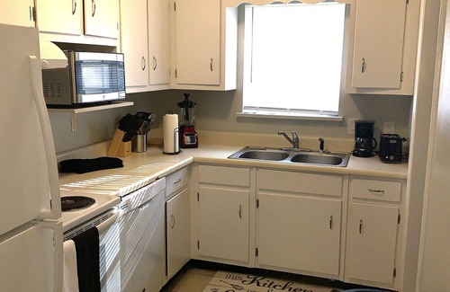 Enterprise House | Cozy Townhouse in Quiet Area