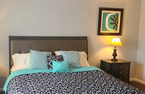 Greenview Shores House | COZY TOWNHOUSE INTHE HEART OF WELLINGTON
