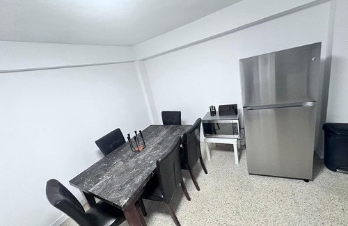 Quebrada Grande House | Cozy Trujillo Alto Escape – Air-Conditioned & Room for 8
