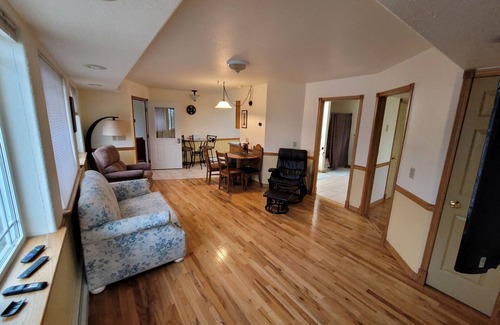 Lakeside House | Cozy two bedroom apartment off of flathead lake