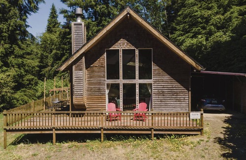 Tillamook Cabin | Cozy two-bedroom cabin by Tillamook Forest
