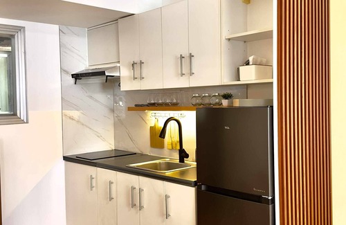 Mandurriao Condo | Cozy Two Bedroom Condominium with Pool View Avida Tower Atria Iloilo