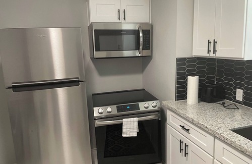 Washington Ave./ Memorial Park House | Cozy two bedroom home minutes from downtown