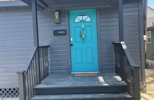 Washington Ave./ Memorial Park House | Cozy two bedroom home minutes from downtown