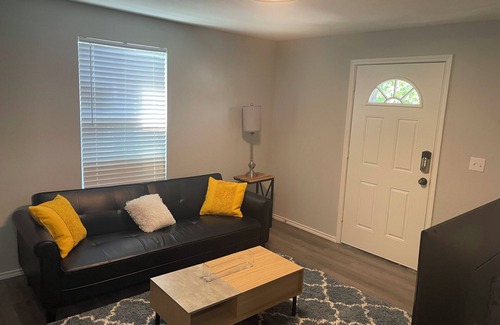 Washington Ave./ Memorial Park House | Cozy two bedroom home minutes from downtown