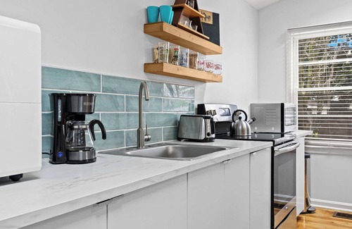 Cherokee Triangle Apartment | Cozy Unit w/Backyard Access | Near Bourbon Trail!