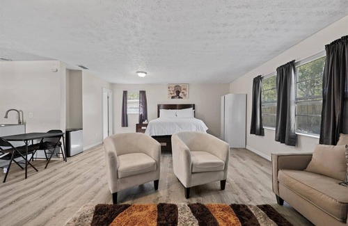 Orange Park Apartment | Cozy Unit with several amenities