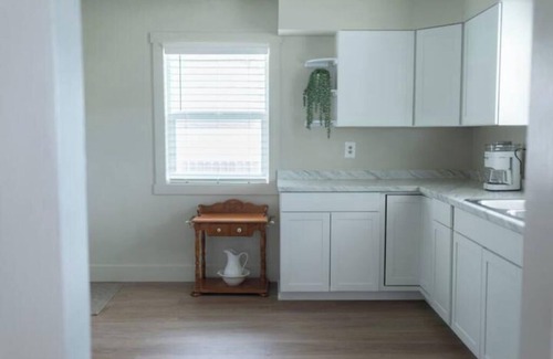 North Park House | Cozy & Updated Cottage for 4