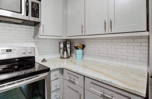 Lafayette House | Cozy Updated Townhome