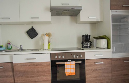 Jebenhausen Apartment | Cozy upper floor apartment with sauna and gym in Göppingen