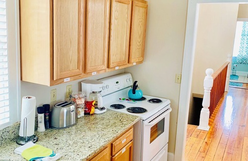 Cannonborough Elliotborough House | Cozy Upstairs Unit in Historic Charleston