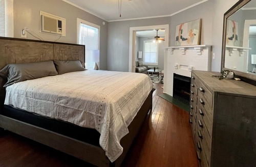 East Carrollton House | Cozy Uptown NOLA - 1 Bedroom