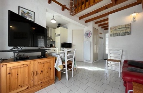 Domino House | Cozy Vacation Home Steps from Beach & Forest - Free WIFI, Parking, Sleeps 4