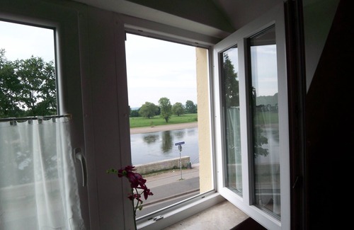 Mickten Apartment | Cozy vacation apartment with balcony overlooking the garden