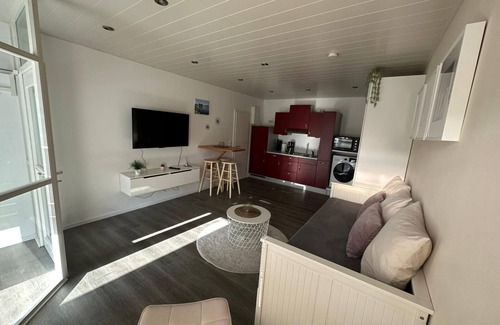 Ellenberg Apartment | Cozy vacation apartment with canopy 5 minutes from the harbour