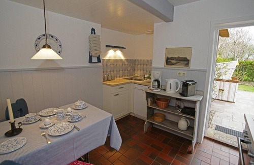 Utersum Apartment | Cozy vacation apartment in Utersum near the beach.