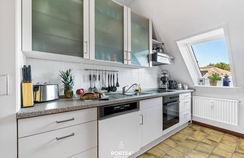 Stinteck Apartment | Cozy vacation apartment on the North Sea with indoor swimming pool and balcony