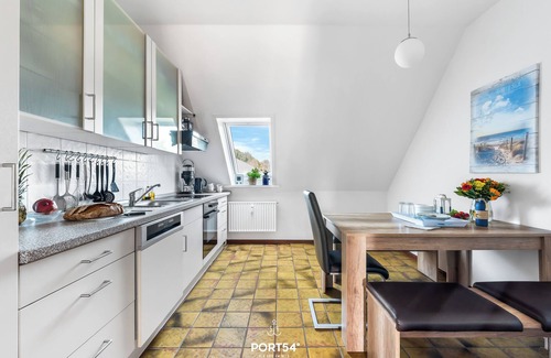 Stinteck Apartment | Cozy vacation apartment on the North Sea with indoor swimming pool and balcony