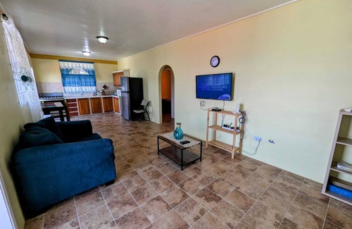 Scotts Head House | Cozy Vacation House