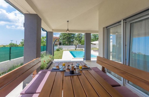 Smoljanci Villa | Cozy villa Cristalines with private pool near Pula