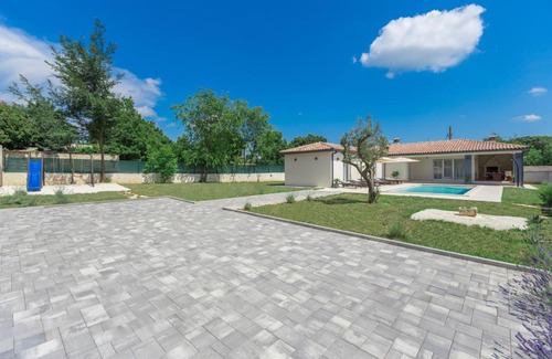Smoljanci Villa | Cozy villa Cristalines with private pool near Pula