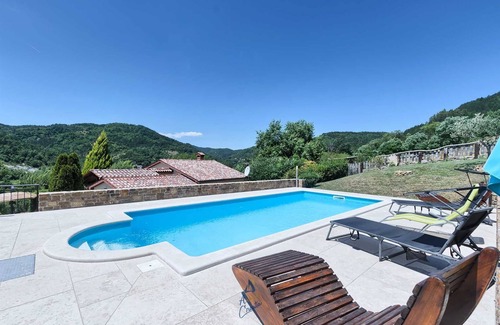 Gologoricki Dol Villa | Cozy villa with pool surrounded by nature