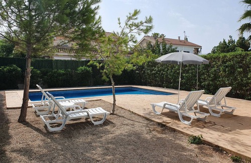 Riumar Villa | COZY VILLA WITH PRIVATE POOL in DELTA DE L' EBRE
