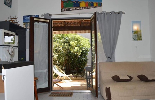 Saint-Cyprien Plage House | Cozy Villa with Shared Pool, Terraces & Parking Near Beach - Sleeps 6