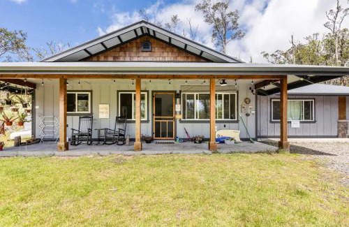 Royal Hawaiian Estates House | Cozy Volcanic Rainforest House