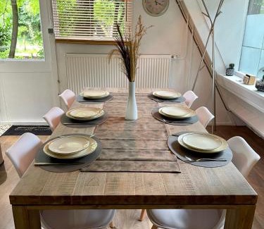 Rekem Ski Chalet | Cozy warm chalet in wooden nature near Maastricht-Gothamette House