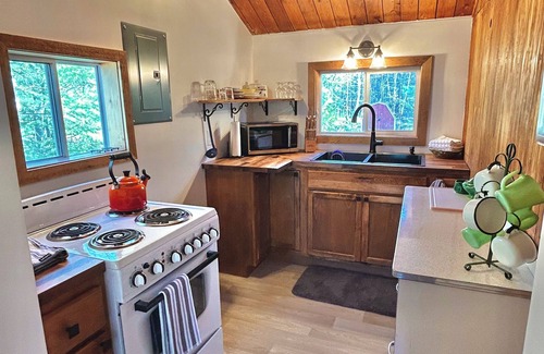 Brimley Cabin | Cozy waterfront cabin in delightful Brimley with WiFi, AC, sand beach