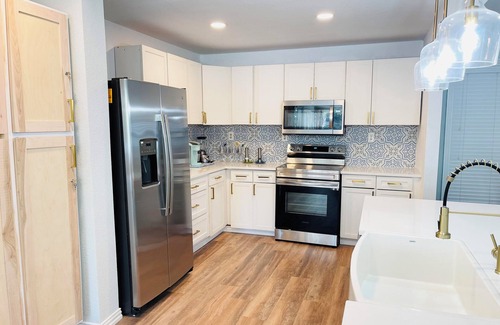 Murchison House | Cozy waterfront Lakehouse with a nice view of Callender lake near Canton TX!