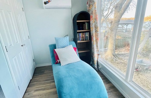 Murchison House | Cozy waterfront Lakehouse with a nice view of Callender lake near Canton TX!