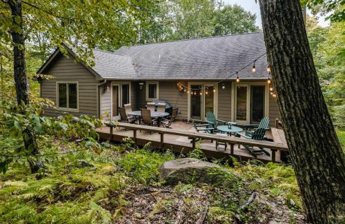 Nellysford House | Cozy Wintergreen Retreat Fireplace & Spacious Deck