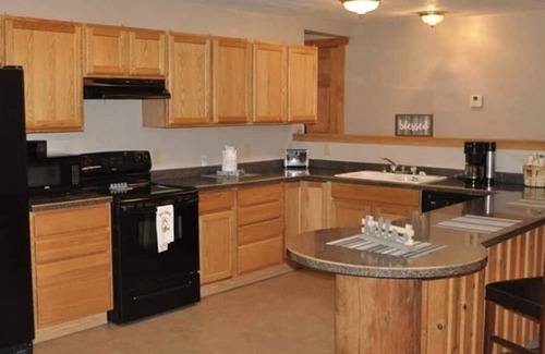 Hatfield House | Cozy Wisconsin home a block off Lake Arbutus.