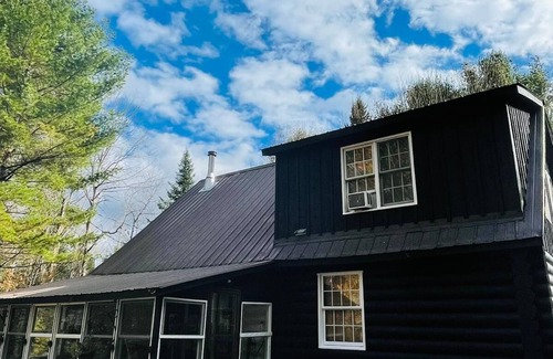 Hastings Highlands Cottage | Cozy Wood log cottage