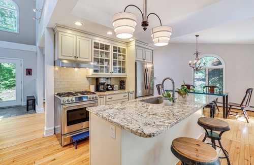 Killingworth House | Cozy Woodland Home! Ski & Hike Coastal Connecticut