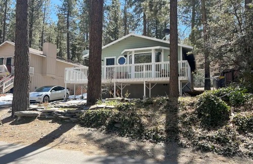 Wrightwood House | Cozy Wrightwood Home Away From Home-Walk to Town Near Mtn High Ski Resort